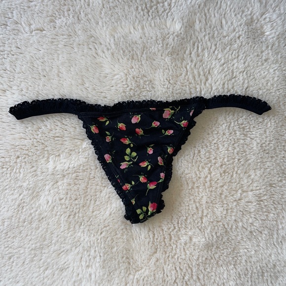 Victoria’s Secret | Y2K Black Rosebud Cotton Lingerie V-String | M - Picture 5 of 11